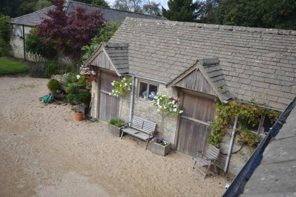 Apartament The Old Manor Coach House Cirencester Zewnętrze zdjęcie