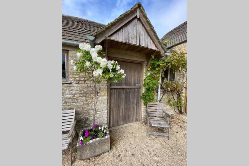 Apartament The Old Manor Coach House Cirencester Zewnętrze zdjęcie