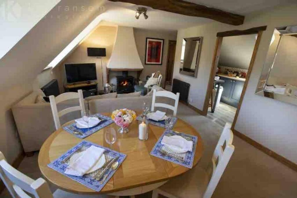 Apartament The Old Manor Coach House Cirencester Zewnętrze zdjęcie