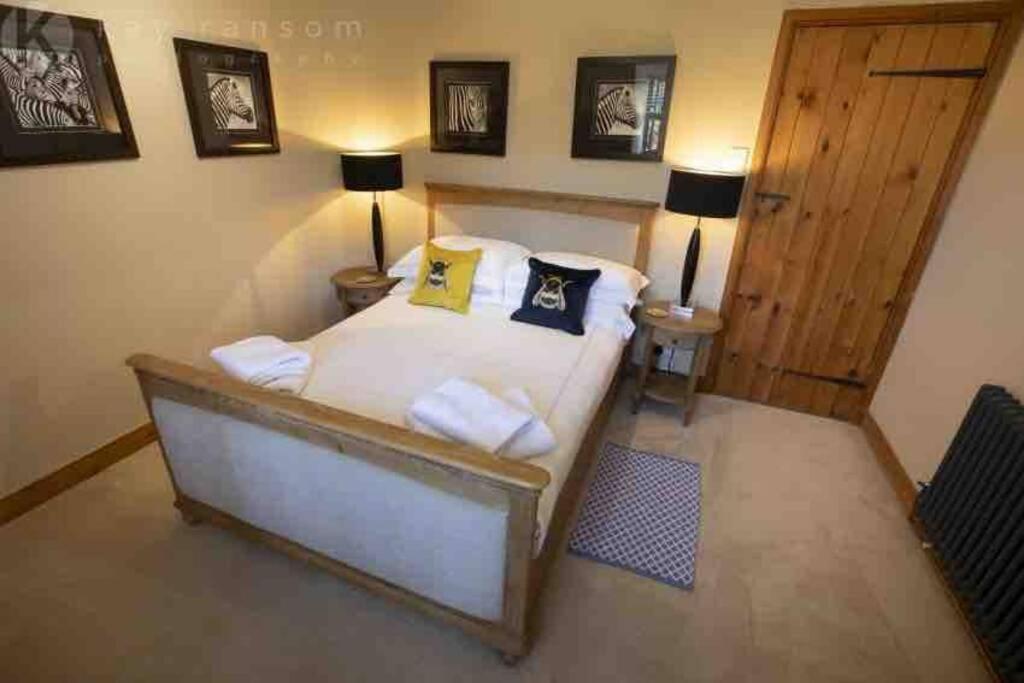 Apartament The Old Manor Coach House Cirencester Zewnętrze zdjęcie
